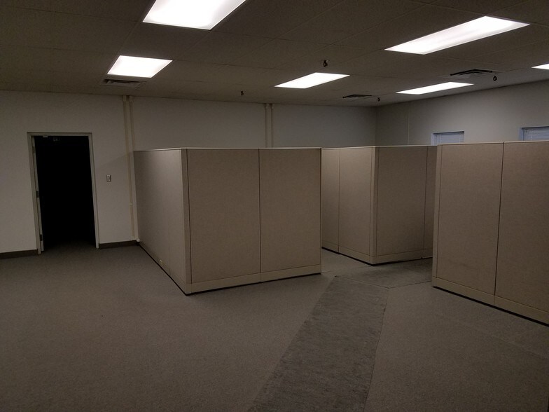 More Photos Of 2130 Industrial Park Rd, Ferdinand Warehouse For Lease