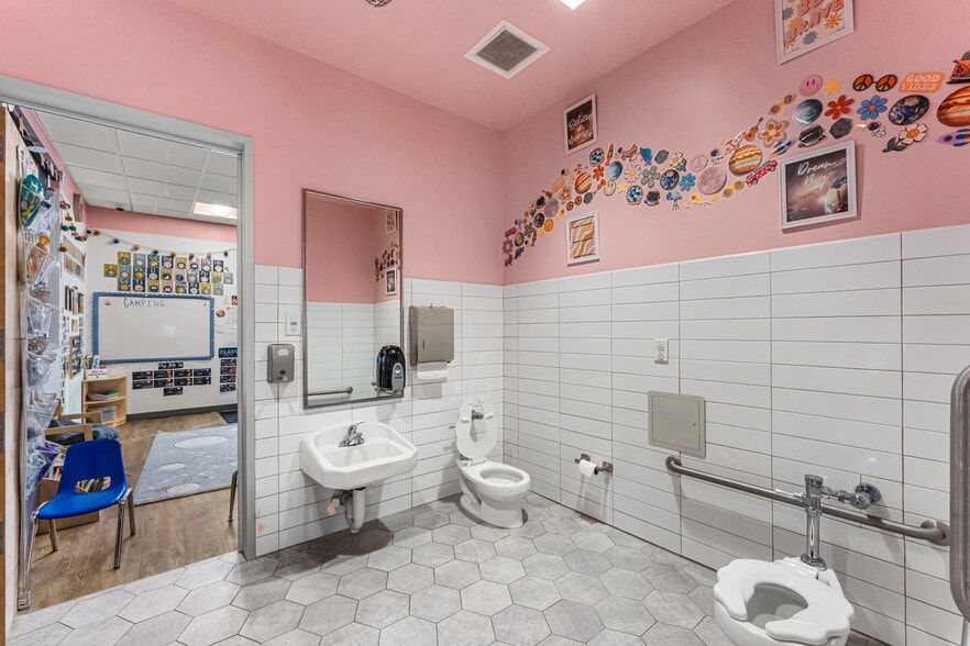 More Photos Of 1001 S Sentinel Ln, Meridian Daycare Center For Sale