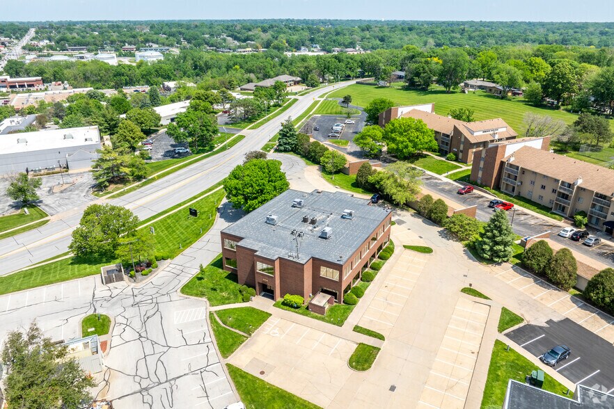 More Photos Of 2100 Westown Pky, West Des Moines Office For Lease