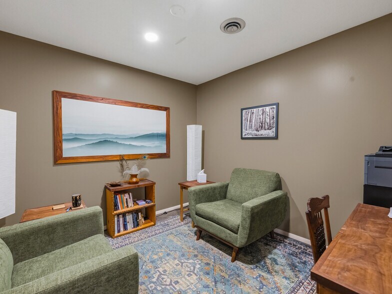 More Photos Of 5 Doctors Park, Asheville Medical For Sale