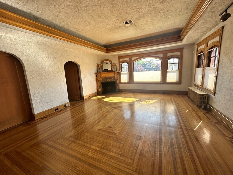 More Photos Of 527 S Arlington Ave, Reno Office Residential For Lease