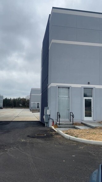 More Photos Of 1700 Lakewood Rd, Toms River Unknown For Lease