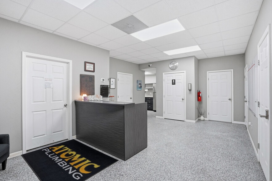 More Photos Of 2550 W US Highway 377, Granbury Flex For Sale
