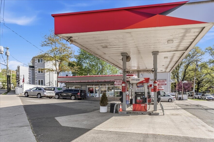 More Photos Of 535 Vanderbilt Ave, Staten Island Carwash For Sale