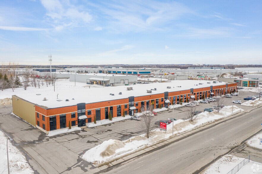 More Photos Of 1400-1950 Rue Bernard-Lefebvre, Laval Warehouse For Lease