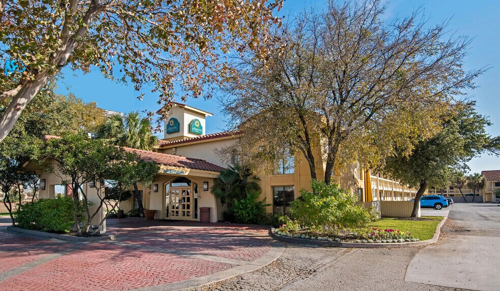 More Photos Of 6410 N Interstate 35, San Antonio Hotel For Sale