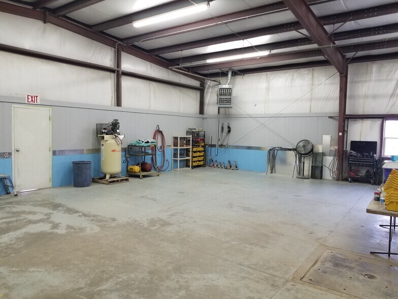 More Photos Of 405 W Vista Dr, Holbrook Service For Sale