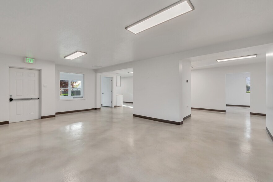 More Photos Of 15 E 700 N, Orem Coworking Space