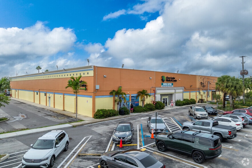 More Photos Of 4500-4698 NW 183rd St, Miami Gardens Storefront For Lease