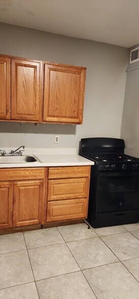 More Photos Of , Hartford Unknown For Sale