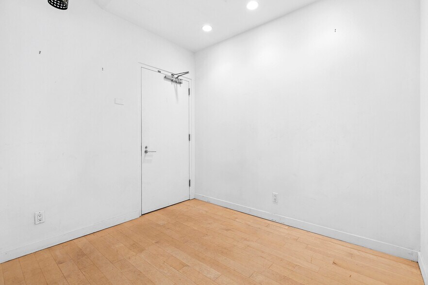 More Photos Of 534 W 42nd St, New York Multifamily For Sale