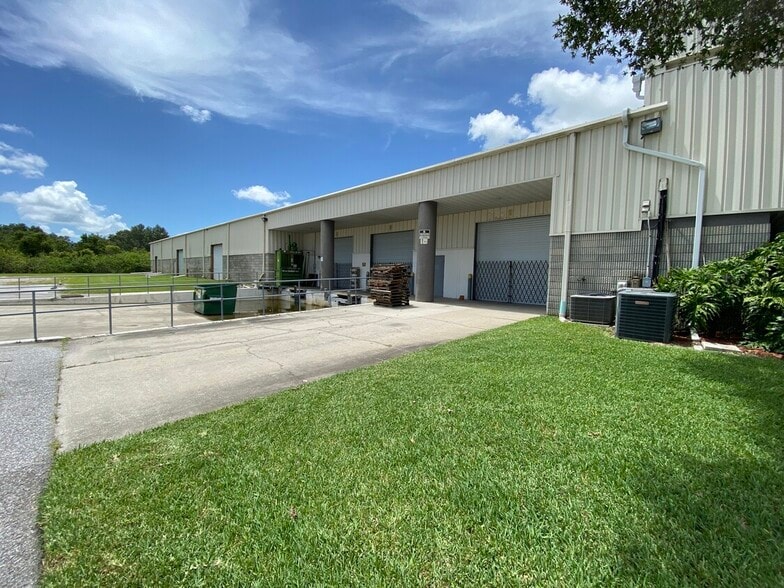 More Photos Of 4514 19th Street Ct E, Bradenton Manufacturing For Lease