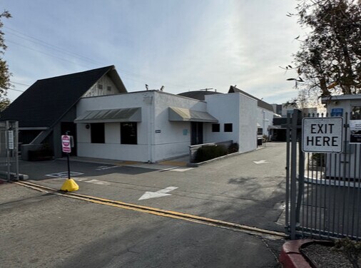 Primary Photo Of 1550 Superior Ave, Costa Mesa Medical For Sale
