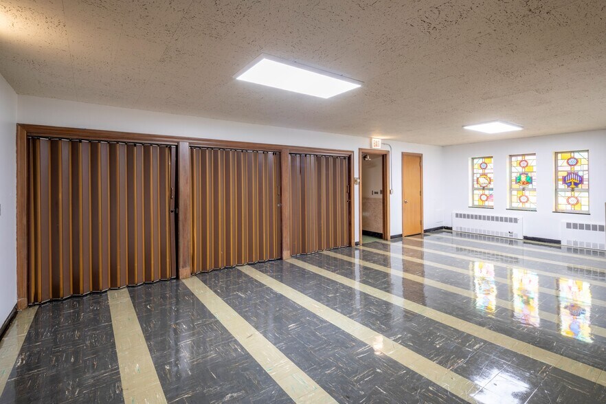 More Photos Of 3301 Byron, Chicago Religious Facility For Sale