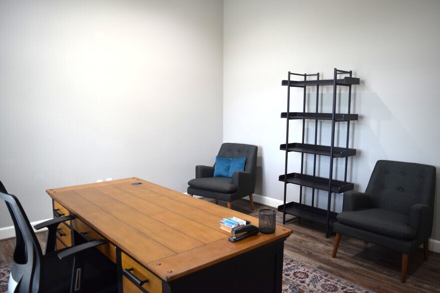 More Photos Of 1000 Broadway St, Pearland Office For Sale