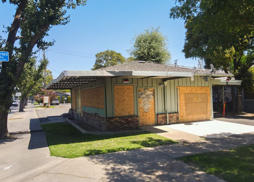More Photos Of 2510 M St, Merced Office For Sale