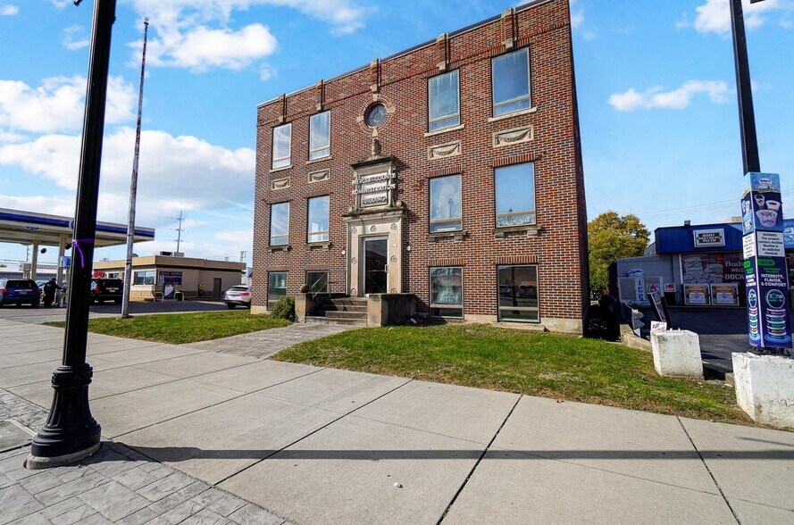 More Photos Of 311 S Main St, Celina Office For Sale
