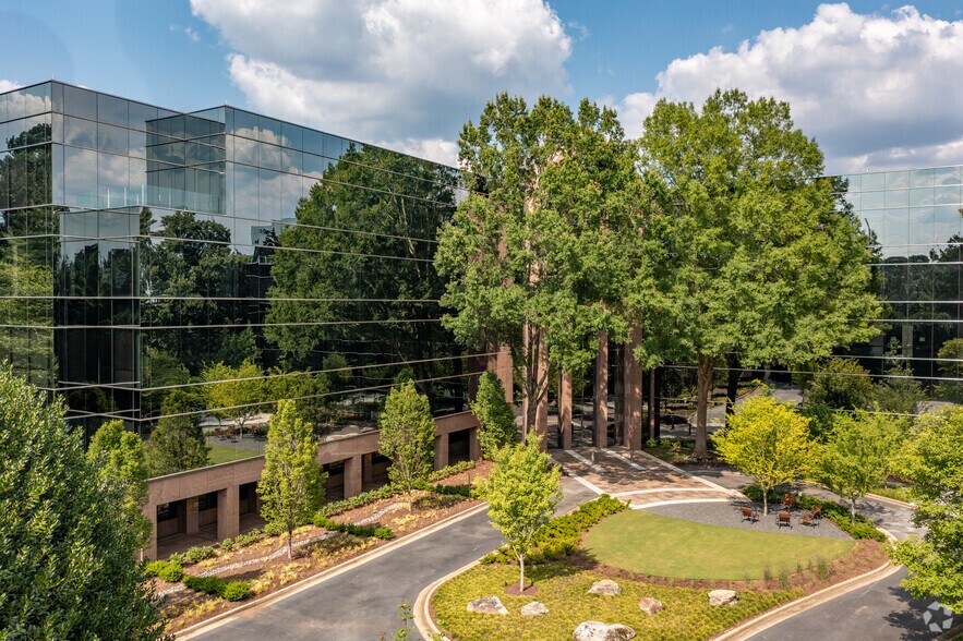 More Photos Of 200 Ashford Ctr N, Atlanta Office For Lease