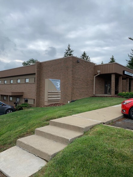 Primary Photo Of 830 Bethesda Dr, Zanesville Medical For Lease