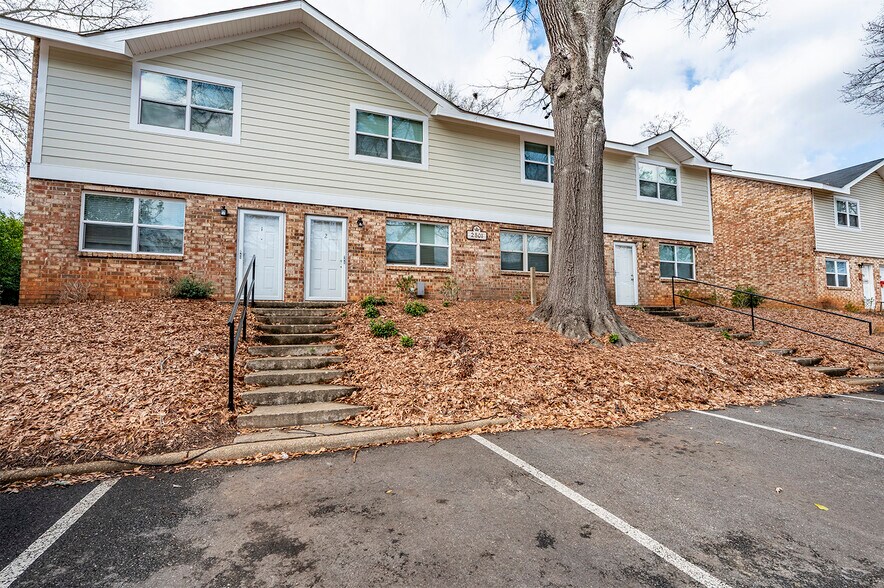 More Photos Of 2501 Redwood Ct, Albany Multifamily For Sale