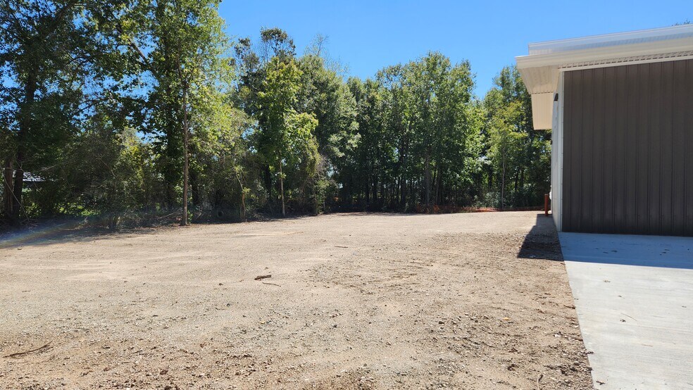 More Photos Of 1617 N Loop 336 E, Conroe Flex For Lease