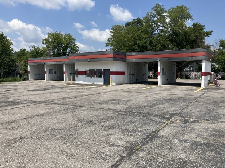 Primary Photo Of 1004 William St, Cape Girardeau Carwash For Sale