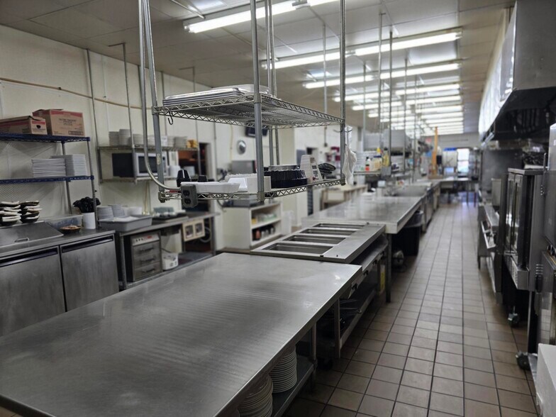 More Photos Of 6510 S Hwy 13, Wisconsin Rapids Restaurant For Sale