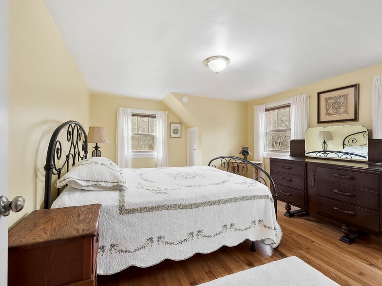 More Photos Of 58 Gunter Town Rd., Marshall Self Storage For Sale