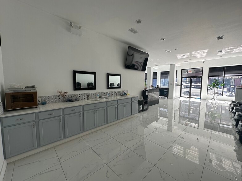 More Photos Of 1342 W Belmont Ave, Chicago Office Residential For Sale