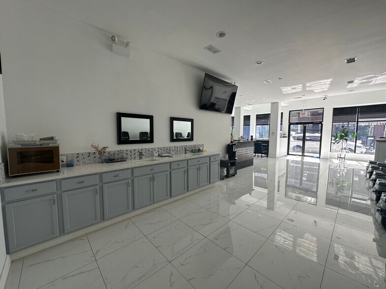 More Photos Of 1342 W Belmont Ave, Chicago Office Residential For Sale