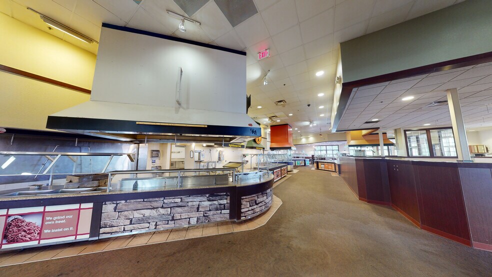 More Photos Of 320 Boardman Poland Rd, Youngstown General Retail For Sale