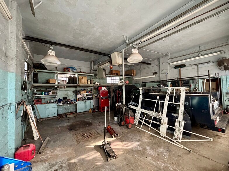 More Photos Of 2416 Lafayette Blvd, Norfolk Auto Repair For Sale