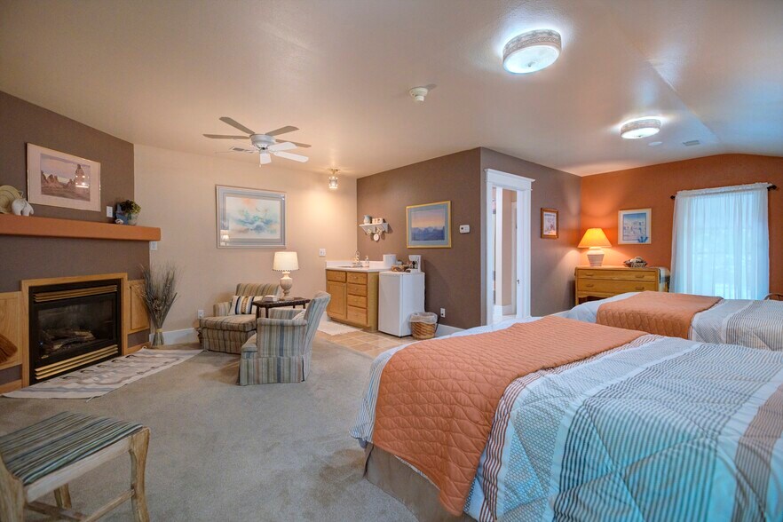 More Photos Of 1006 Court St, Imperial Hospitality For Sale