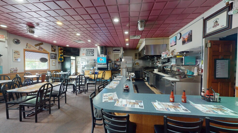 More Photos Of 13524 S Eagle Valley Rd, Tyrone Restaurant For Sale