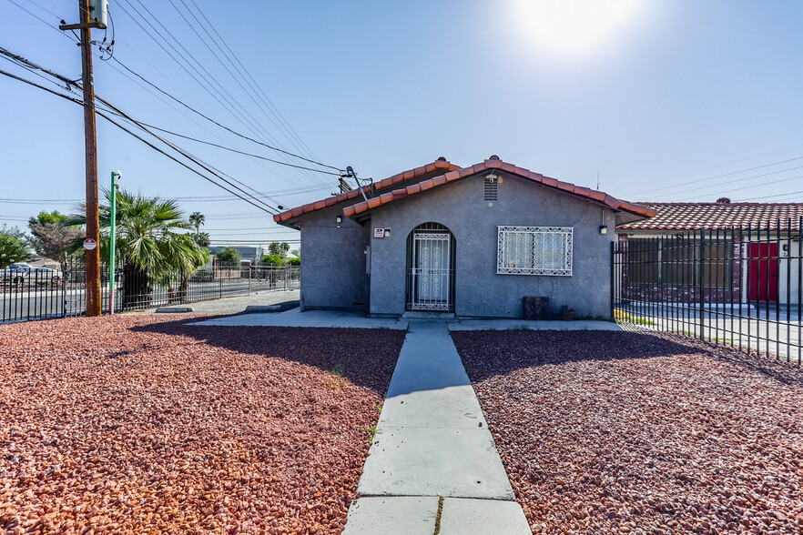 Primary Photo Of 703 S 10th St, Las Vegas Medical For Sale