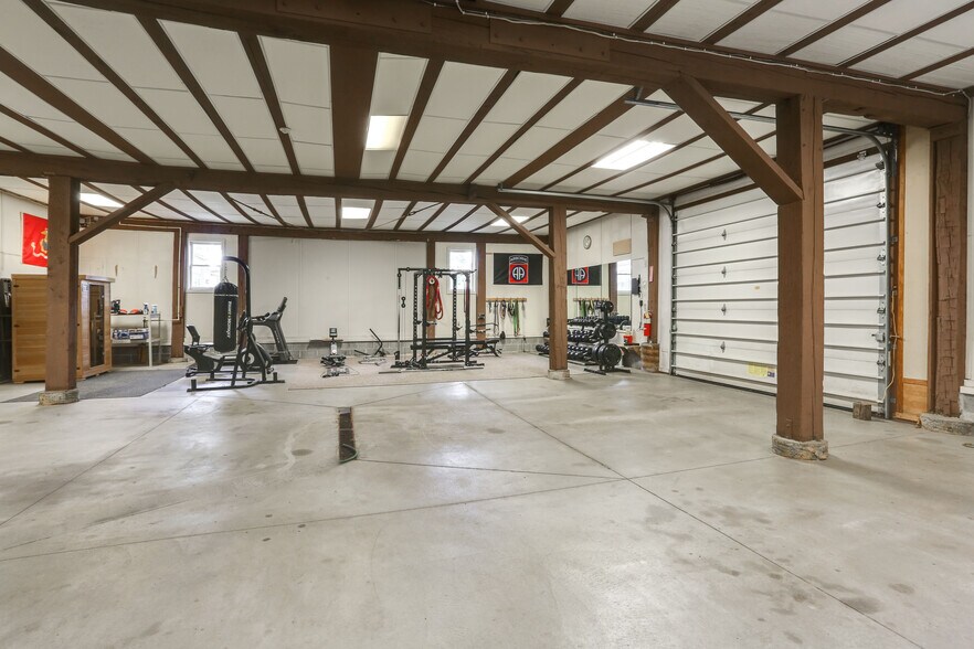 More Photos Of 4588 S Park Ave, Hamburg Office Residential For Sale