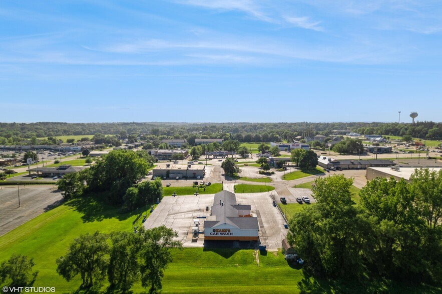 More Photos Of 731 Midwest Ct, Freeport Carwash For Sale