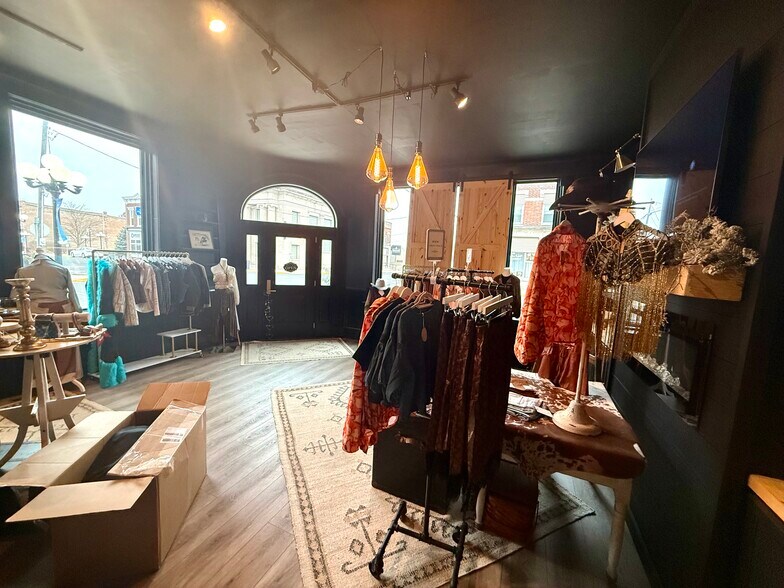 More Photos Of 122 E Center St, Le Roy Storefront Retail Residential For Lease