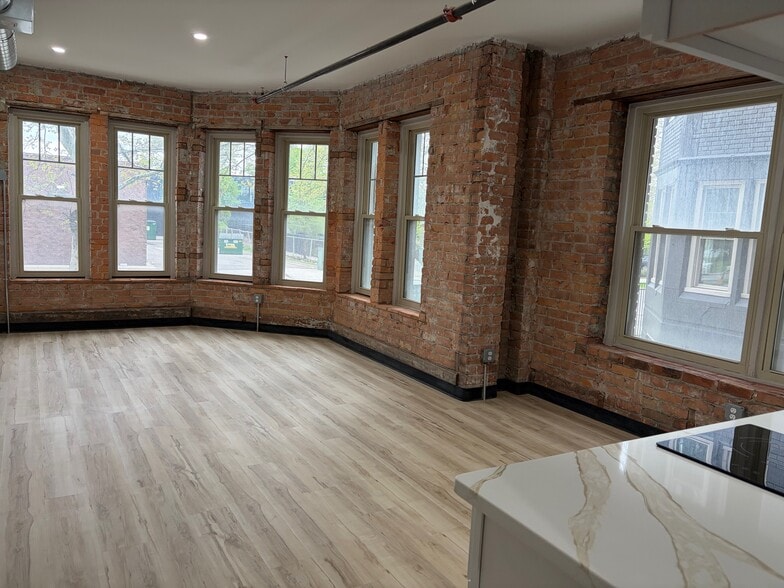 More Photos Of 30 E Philadelphia St, Detroit Apartments For Sale