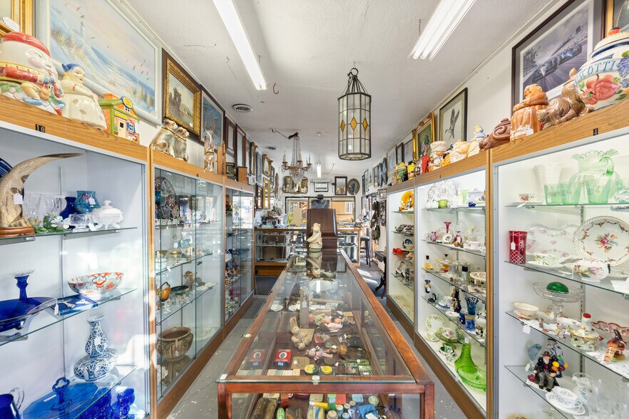 More Photos Of 1078 Ridgewood Ave, Holly Hill Freestanding For Sale