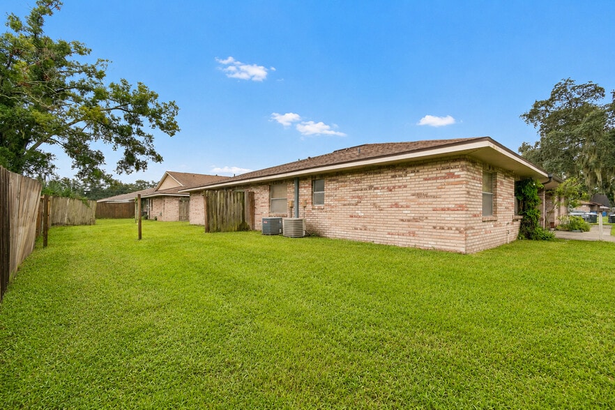 More Photos Of 3132 Bloomingdale Villas Ct, Brandon Apartments For Sale