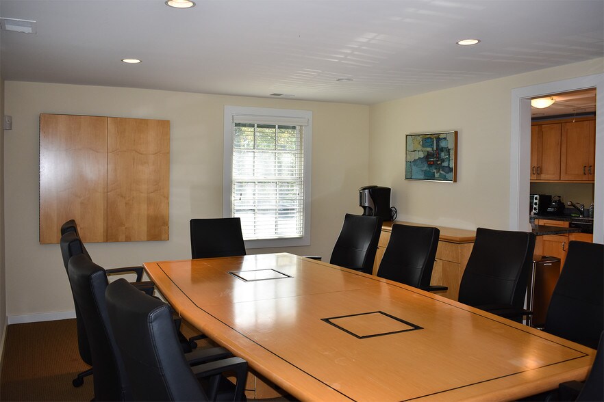 More Photos Of 6124 MacArthur Blvd, Bethesda Restaurant For Sale