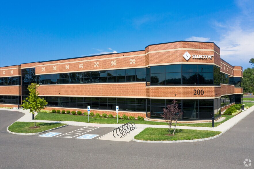 More Photos Of 200 Clocktower Dr, Hamilton Loft Creative Space For Lease