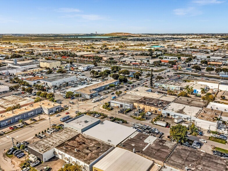 More Photos Of 7880-7882 NW 56th St, Miami Warehouse For Lease