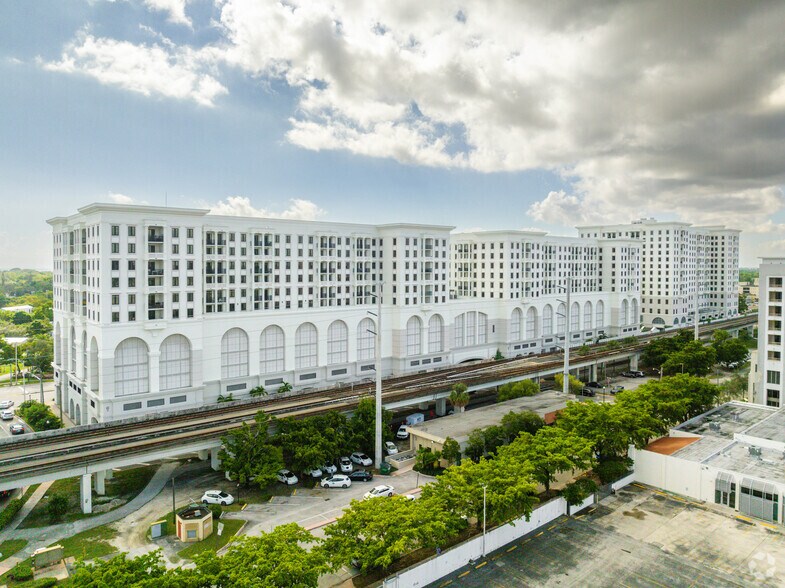 More Photos Of 225 S Dixie Hwy, Coral Gables Coworking Space