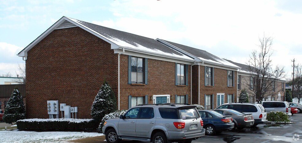 More Photos Of 109 Holiday Ct, Franklin Office For Lease