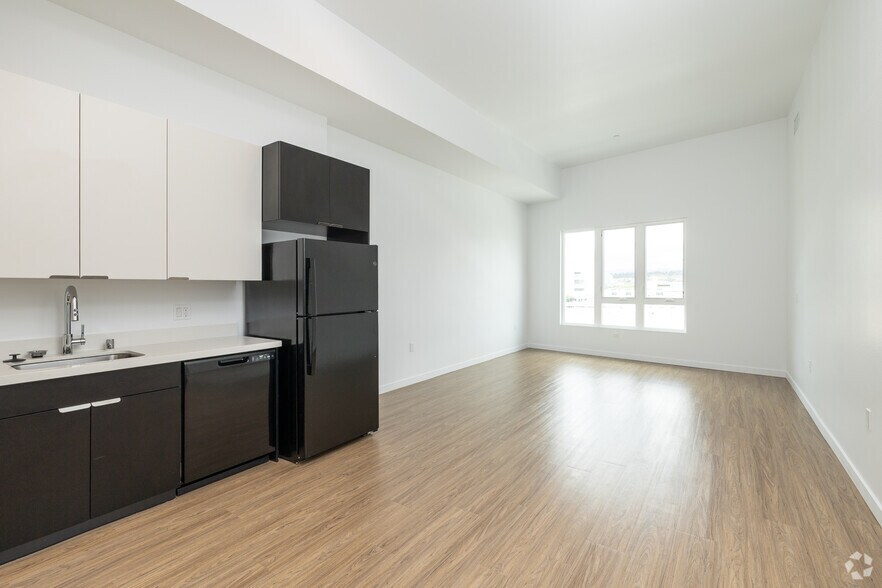 More Photos Of 107 S Hewitt St, Los Angeles Apartments For Lease