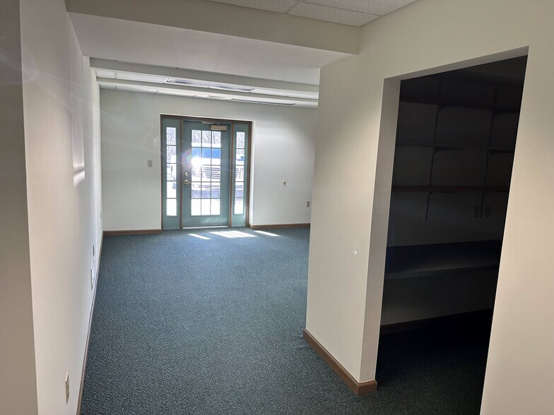 More Photos Of 2970 Corporate Ct, Orefield Medical For Lease