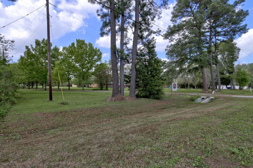 More Photos Of 18135 N Highway 75, Willis Specialty For Sale