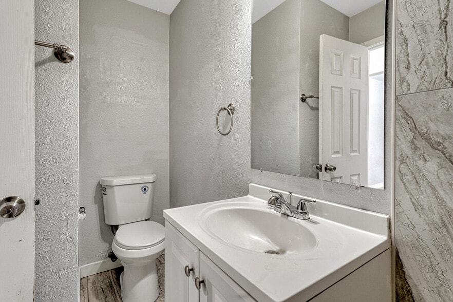 More Photos Of 1512-1518 S Corona Ave, Colorado Springs Apartments For Sale